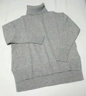 어반 리서치 도어스 / 해밀턴 울 터틀넥 니트 / 그레이