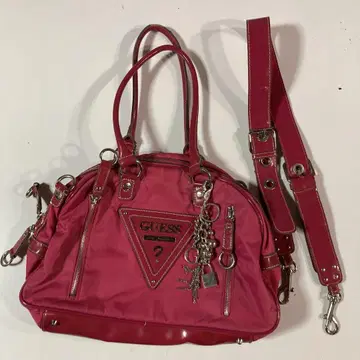 GUESS 쇼킹 핑크 숄더백