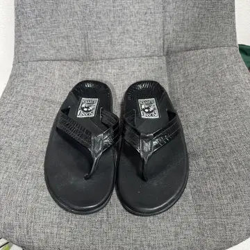 ISLAND SLIPPER 악어 엠보싱 9 블랙 아일랜드 슬리퍼