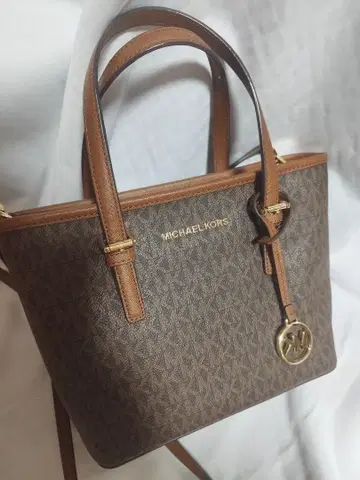 MICHAEL KORS 브라운 핸드백