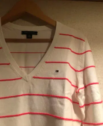 Tommy Hilfiger V넥 긴팔 니트 화이트/핑크 보더