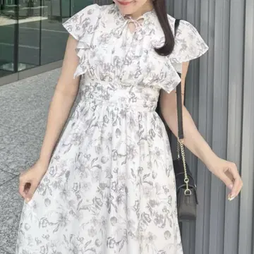 안미르 오리지널 플라워 턱 프릴 OP