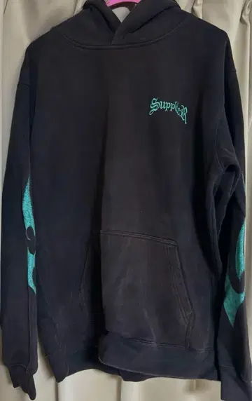 Supplier 블랙 후드 부착 후드티