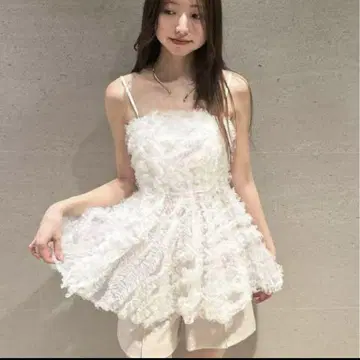 택 포함 새상품 SNIDEL 스나이델 튤 자수 베어 플럼 TOPS 화이트