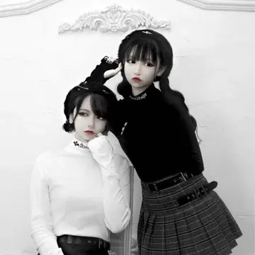 dimmoire 디무아르 로고 자수 하이넥 상의 블랙 지뢰