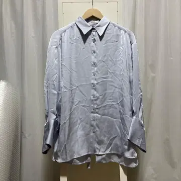 미사용 새상품 SNIDEL 24SS 백슬릿 새틴 셔츠