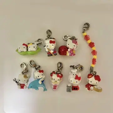 지역 한정 키티 참 8개 세트