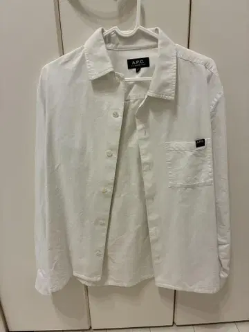 A.P.C. 남성용 화이트 긴팔 셔츠 로고 포함
