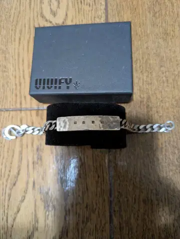 VIVIFY 실버 체인 팔찌