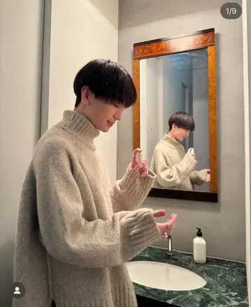WYM 하이넥 샤기 니트
