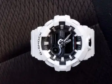 G-SHOCK GA-700 화이트