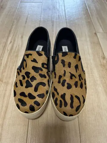 STEVE MADDEN 통굽 슬립온 레오파드 무늬 송치 23
