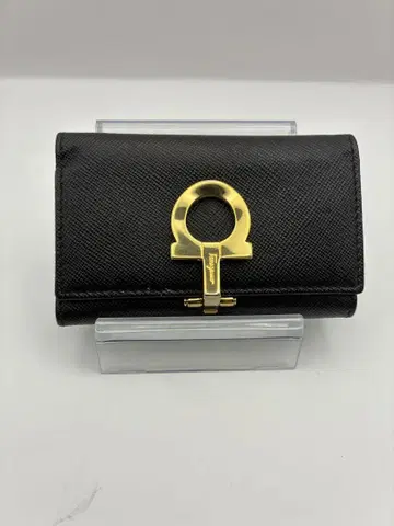 페라가모 새상품급 키케이스 골드 금장 장식 포함