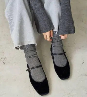 [ 인기 ] 르 탈론 스퀘어 소프트 메리 제인 블랙 벨로아