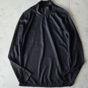 노블 Noble 24SS 시어 탑 블랙 하이넥