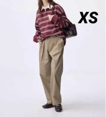 미사용 새상품 GU 치노 배럴 레그 턱 팬츠 XS