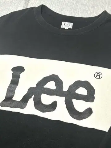 새상품급 Lee 빅 로고 짧은 기장 화이트 블랙 풀오버 코튼 맨투맨 L