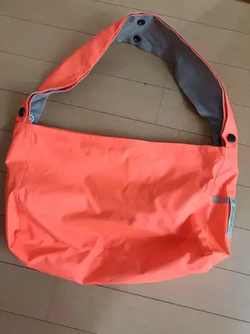 오렌지 나일론 숄더백