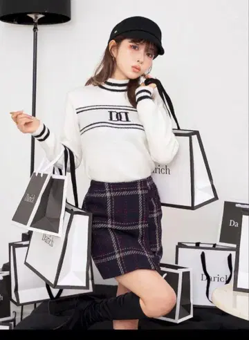 다리치 컴팩트 니트탑
