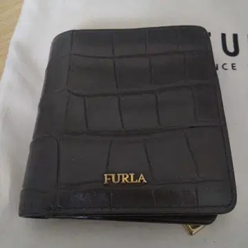 FURLA 블랙 가죽 접이식 지갑