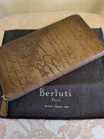 Berluti 브라운 가죽 장지갑