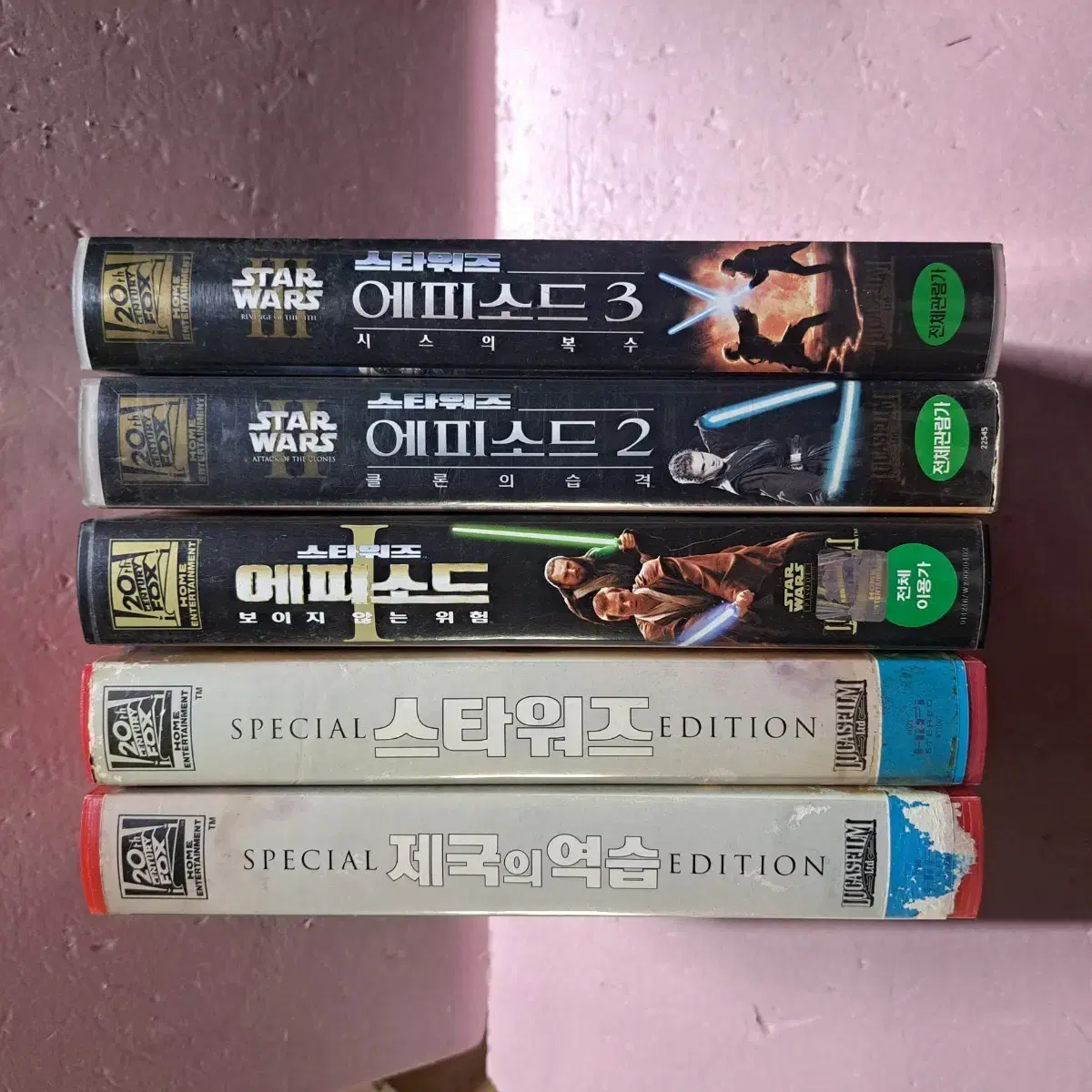 Star Wars VHS video tape Series 5 pieces bulk sell.