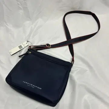 TOMMY 네이비 숄더백