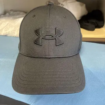 UNDER ARMOUR 캡