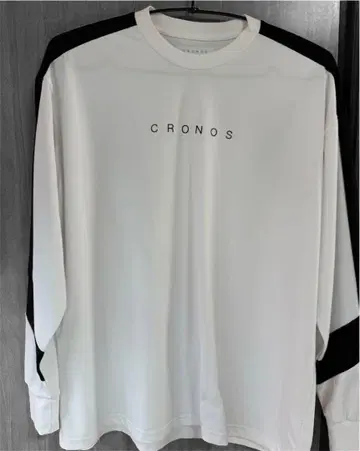 새상품급 CRONOS 크로노스 긴팔 티셔츠 화이트 T셔츠