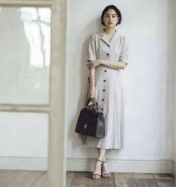 택 포함 미사용품 아푸와이저 리셰 바닥 플리츠 절개 원피스