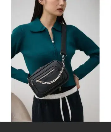 AZUL by moussy 아웃 포켓 스퀘어 숄더백 블랙
