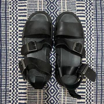 Dr.Martens / GRYPHON 샌들