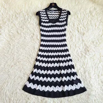 새상품급 미쏘니 니트 원피스 지그재그 이너 포함 A라인