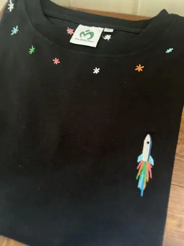 MGA Rocket Embroidery T셔츠