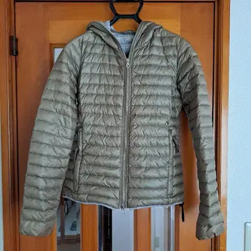 DUVETICA 올리브 그린 후드 부착 다운 자켓