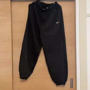 Reebok 블랙 스웨트 팬츠 L