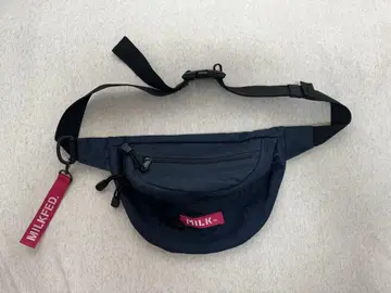 MILKFED. 바디백 네이비
