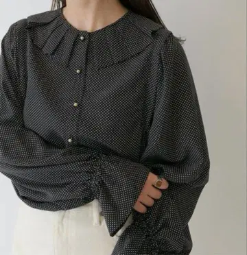 [ 새상품급 ] SLOBE IENA 데시린트 플리츠 컬러 블라우스