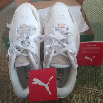 여성용 스니커즈 사이즈 23.5cm 미사용 새상품 (PUMA)