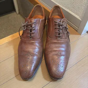 브라운 가죽 신발