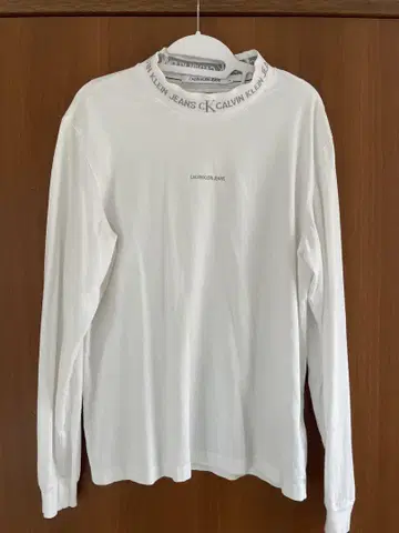 CALVIN KLEIN JEANS 긴팔 티셔츠 화이트