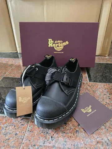 닥터 마틴 블랙 로우컷 슈즈 Made in England