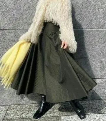 FRAY I.D 퀼팅 자카드 플레어 스커트 / 카키