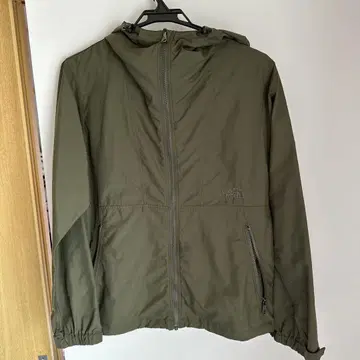 THE NORTH FACE 마운틴 파카 올리브