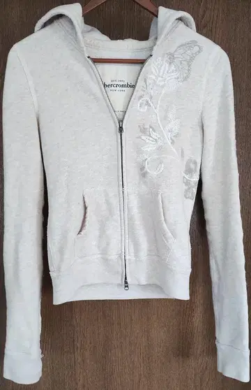 Abercrombie 자수 장식 후드티