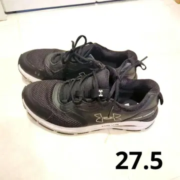 언더아머 블랙 스니커즈