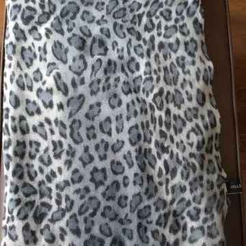 JILL STUART 레오파드 무늬 머플러