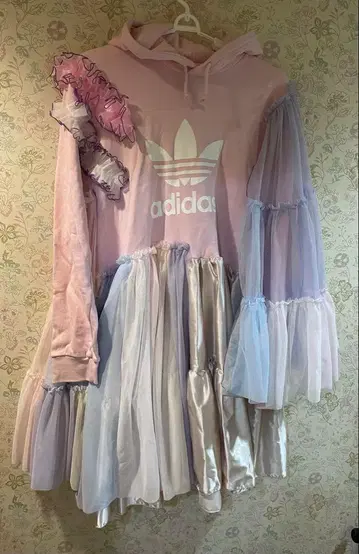 리메이크 프릴 후드 드레스 핑크