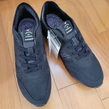 LA 블랙 스니커즈 24.5cm