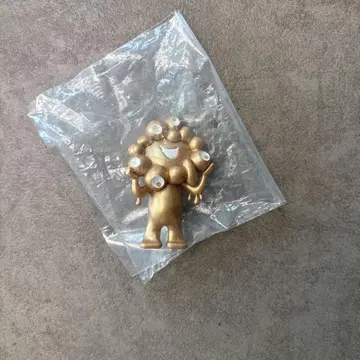 미야쿠미야쿠 골드 캡슐 토이